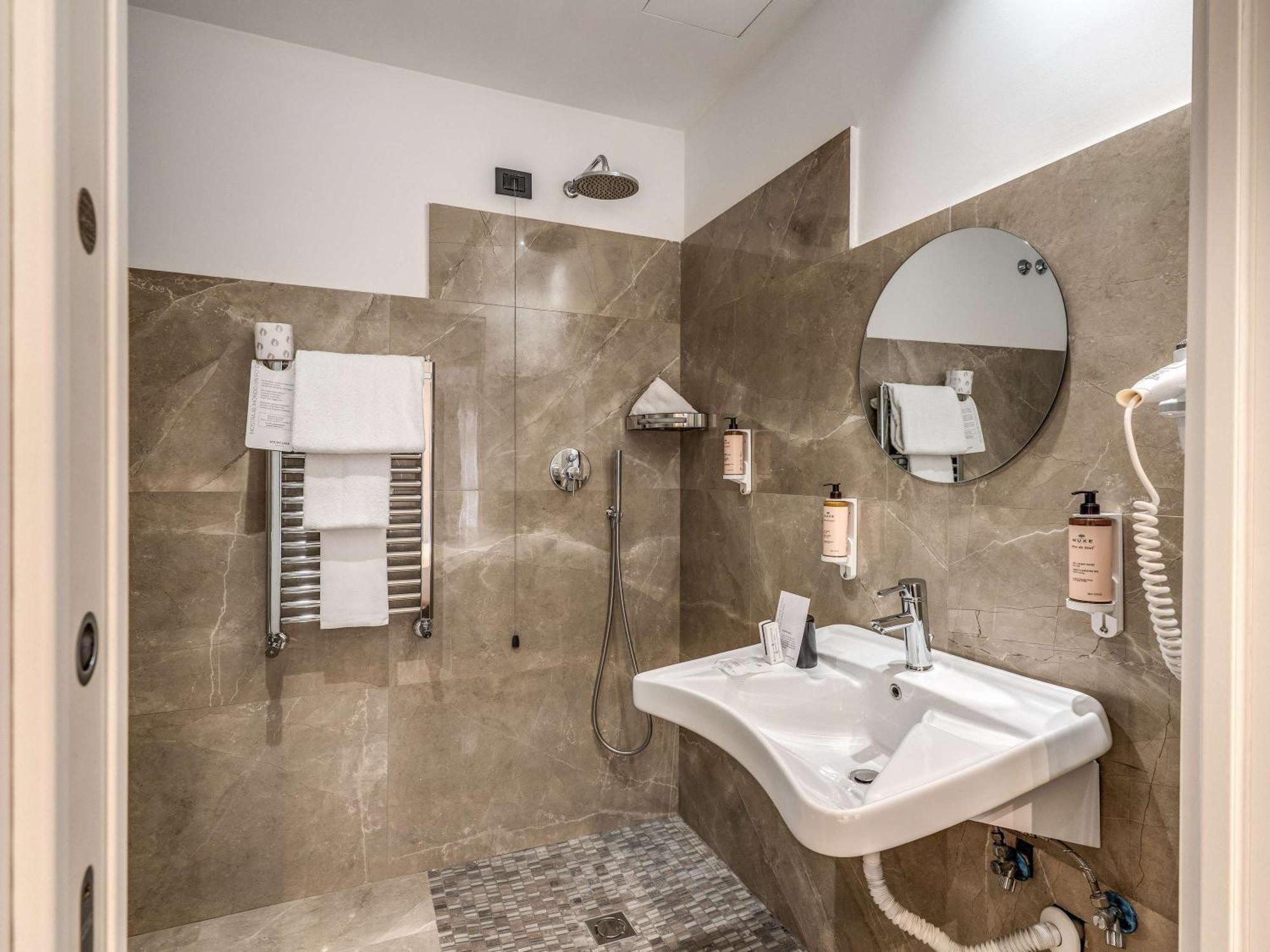 Mercure Roma Centro Termini Ngoại thất bức ảnh